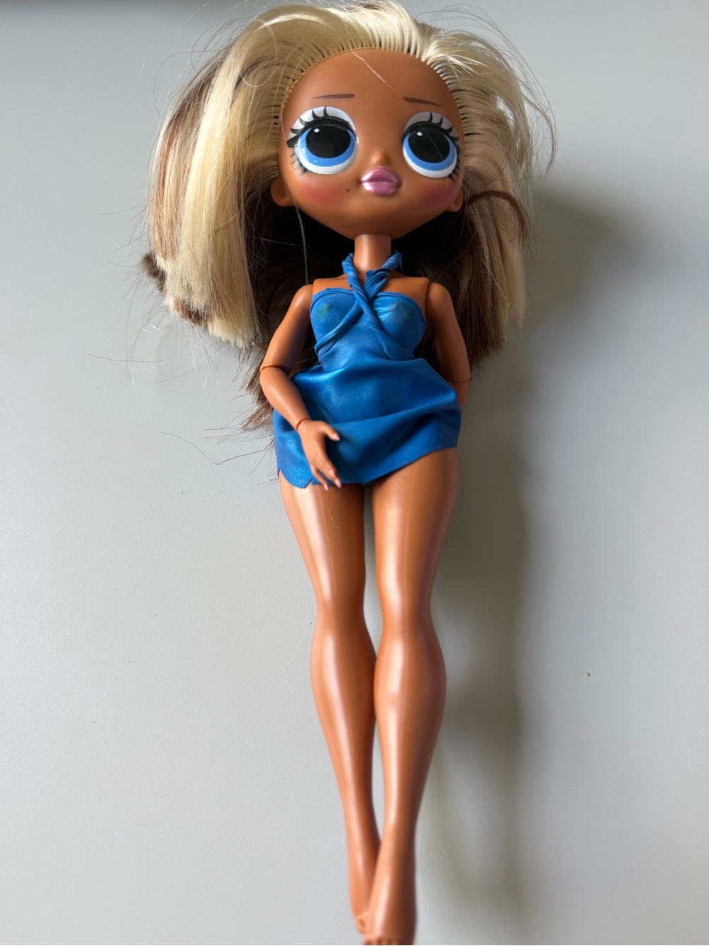 L.O.L. Surprise! O.M.G. Trendsetter Fashion Doll Cut Hair Blue Dress Loose 10"